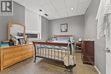 552-554 Pitt Street West Windsor ON N9A 5M2