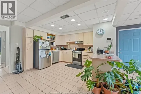 552-554 Pitt Street West Windsor ON N9A 5M2