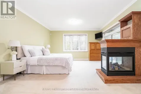 138 Knox Road East Wasaga Beach ON L9Z 2T5