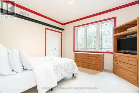 138 Knox Road East Wasaga Beach ON L9Z 2T5