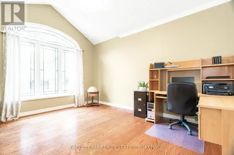 138 Knox Road East Wasaga Beach ON L9Z 2T5