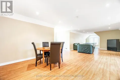 138 Knox Road East Wasaga Beach ON L9Z 2T5