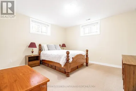 138 Knox Road East Wasaga Beach ON L9Z 2T5