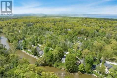 138 Knox Road East Wasaga Beach ON L9Z 2T5