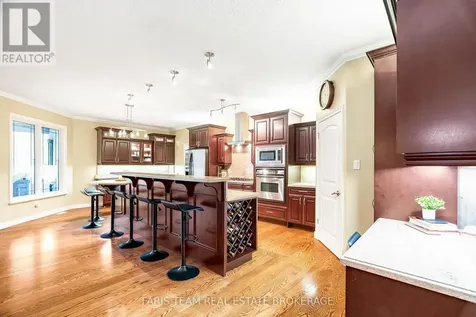 138 Knox Road East Wasaga Beach ON L9Z 2T5