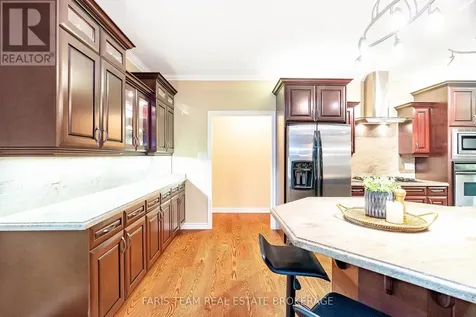 138 Knox Road East Wasaga Beach ON L9Z 2T5