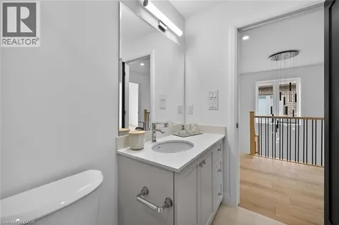 12 Shady Oaks Trail Hamilton ON L9B 0E9