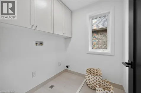 12 Shady Oaks Trail Hamilton ON L9B 0E9
