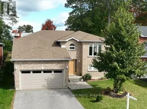 139 Wawinet Street Midland ON L4R 5A9