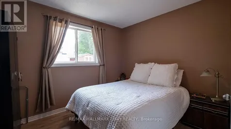 139 Wawinet Street Midland ON L4R 5A9