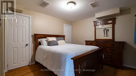 139 Wawinet Street Midland ON L4R 5A9
