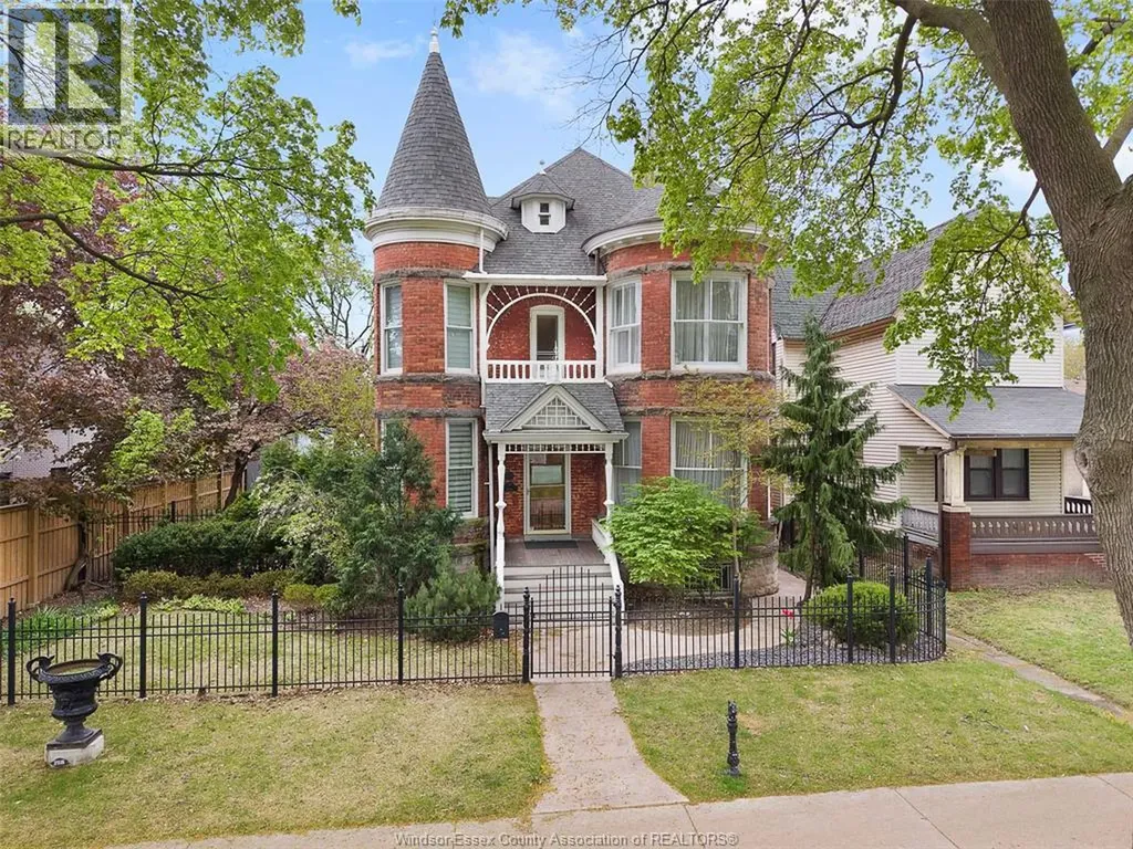 719 Victoria Avenue Windsor ON N9A 4N3