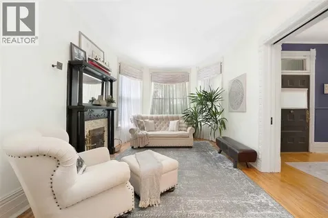 719 Victoria Avenue Windsor ON N9A 4N3