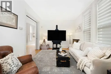 719 Victoria Avenue Windsor ON N9A 4N3