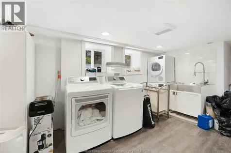 719 Victoria Avenue Windsor ON N9A 4N3