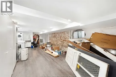 719 Victoria Avenue Windsor ON N9A 4N3