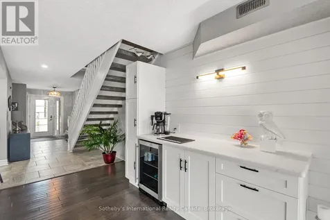 8 Beck Boulevard Penetanguishene ON L9M 1C3