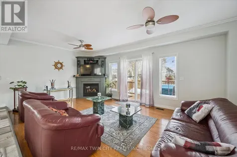 11 Acorn Way West Cambridge ON N1R 8M3