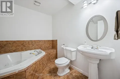 11 Acorn Way West Cambridge ON N1R 8M3