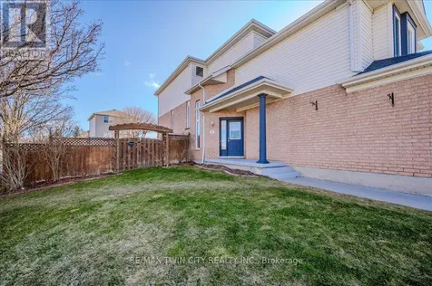 11 Acorn Way West Cambridge ON N1R 8M3