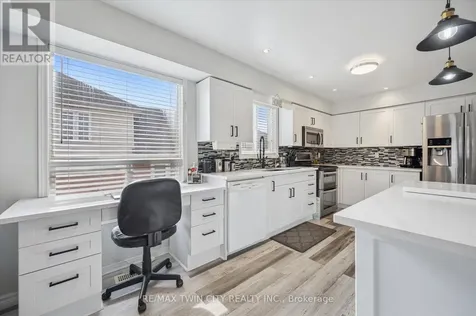 11 Acorn Way West Cambridge ON N1R 8M3