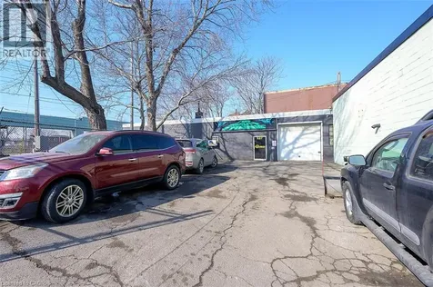 100 Stapleton Avenue Hamilton ON L8H 3N8