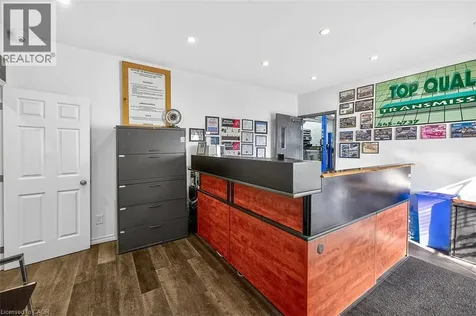 100 Stapleton Avenue Hamilton ON L8H 3N8