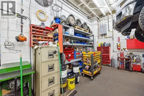 100 Stapleton Avenue Hamilton ON L8H 3N8