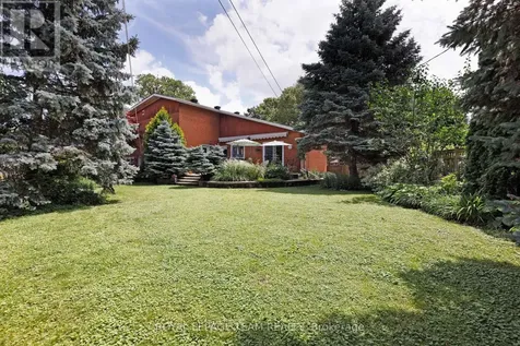 1939 Wembley Avenue Ottawa ON K2A 1A8