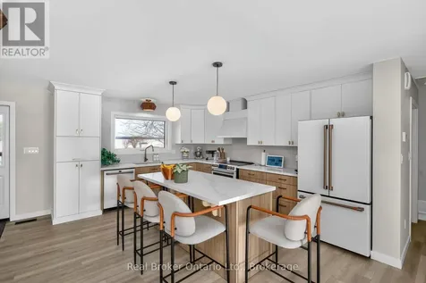 597 Lafontaine Road West Tiny ON L9M 0L7