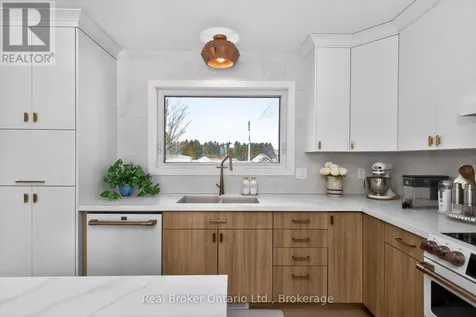 597 Lafontaine Road West Tiny ON L9M 0L7