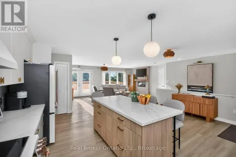 597 Lafontaine Road West Tiny ON L9M 0L7