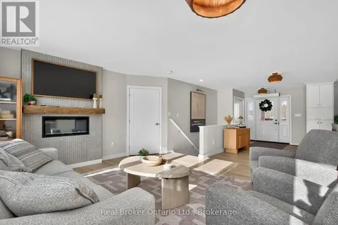 597 Lafontaine Road West Tiny ON L9M 0L7
