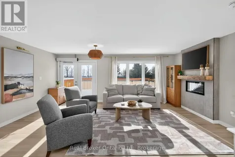 597 Lafontaine Road West Tiny ON L9M 0L7