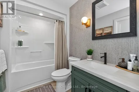 597 Lafontaine Road West Tiny ON L9M 0L7