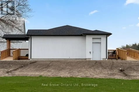 597 Lafontaine Road West Tiny ON L9M 0L7