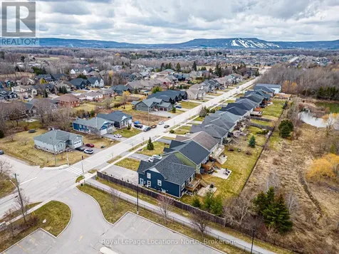 65 Findlay Drive Collingwood ON L9Y 0G6