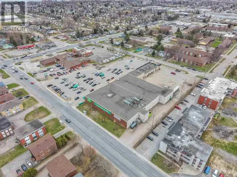 691-709 Pine Street Sault Ste. Marie ON P6B 3G2