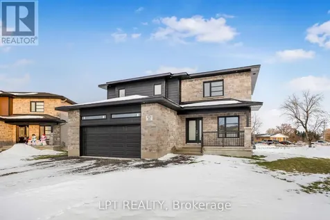 945 Katia Street The Nation ON K0A 2M0