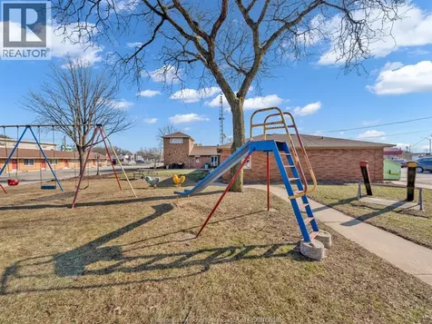 2885-2889 Howard Avenue Windsor ON N8X 3Y4