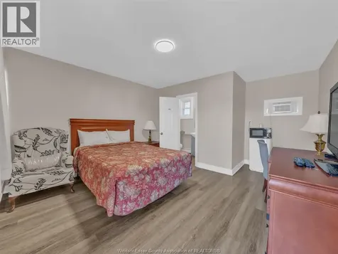2885-2889 Howard Avenue Windsor ON N8X 3Y4