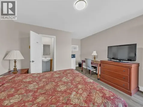 2885-2889 Howard Avenue Windsor ON N8X 3Y4