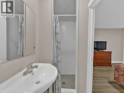 2885-2889 Howard Avenue Windsor ON N8X 3Y4