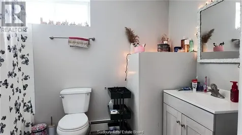 1663 Wendy Street Val Caron ON P3L 1N9