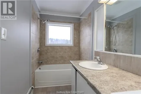 1663 Wendy Street Val Caron ON P3L 1N9