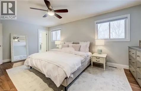 15 Mcleod Court Kitchener ON N2R 1A9