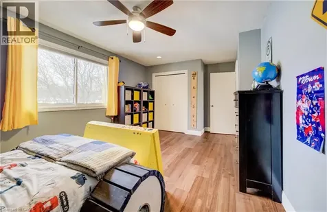 15 Mcleod Court Kitchener ON N2R 1A9