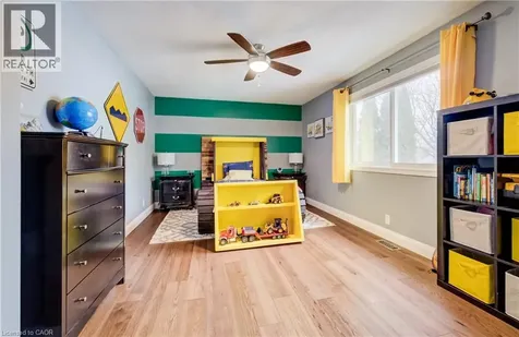 15 Mcleod Court Kitchener ON N2R 1A9