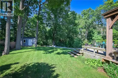 15 Mcleod Court Kitchener ON N2R 1A9