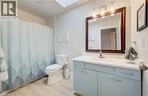 15 Mcleod Court Kitchener ON N2R 1A9